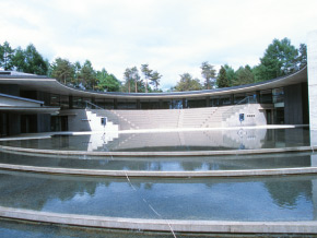국제예술센터 아오모리